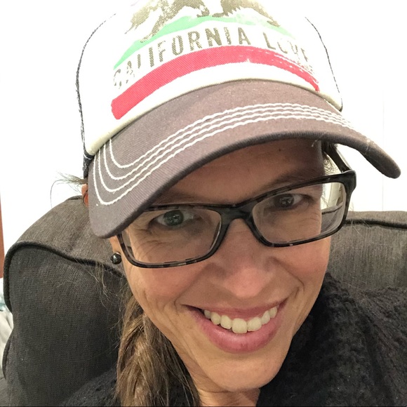 Meet your Posher, Gina - Picture 2 of 2